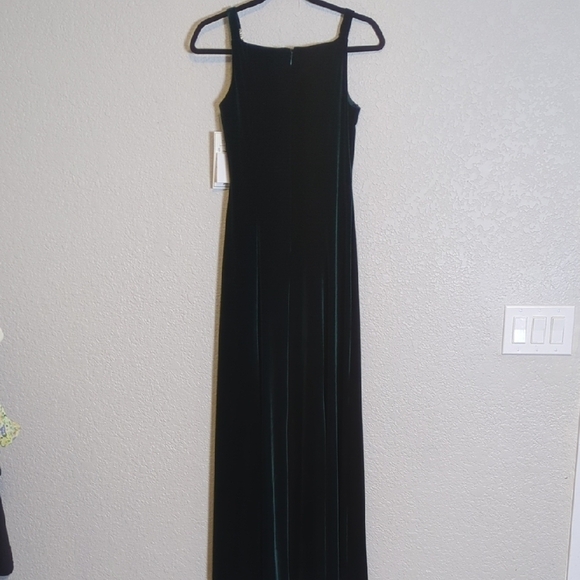 Betsy & Adam by Jaslene green velvet sleeveless square neck maxi dress - Picture 8 of 11
